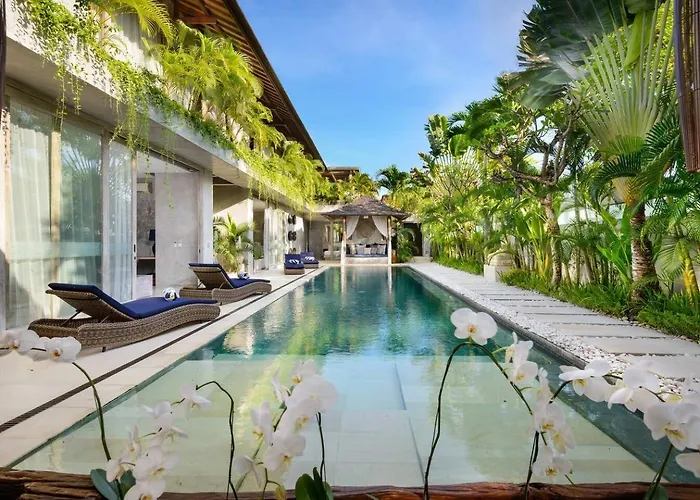 Lavish 5 Bed, Sleeps 10, Butler, Daily Breakfast Villa *