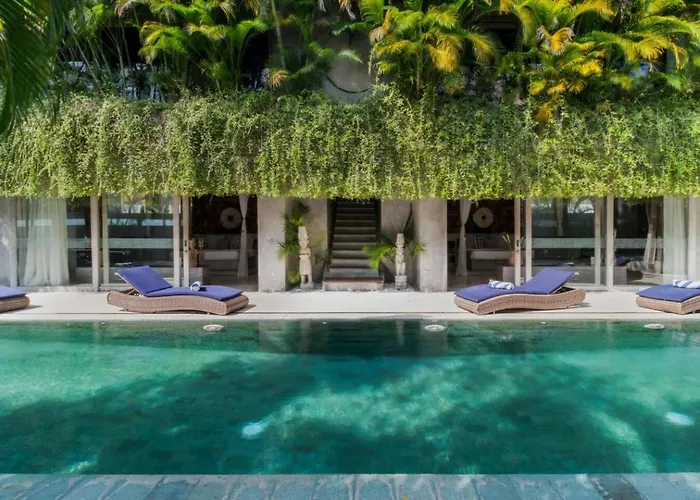 Lavish 5 Bed, Sleeps 10, Butler, Daily Breakfast Villa Canggu (Bali)