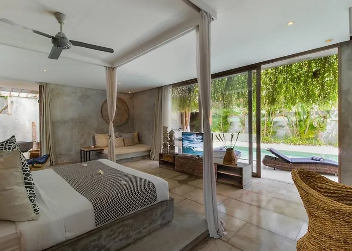 Villa Lavish 5 Bed, Sleeps 10, Butler, Daily Breakfast