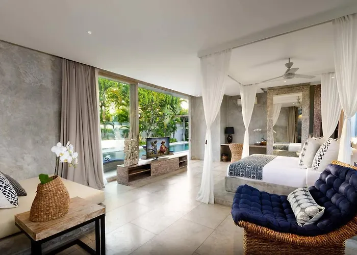 Lavish 5 Bed, Sleeps 10, Butler, Daily Breakfast *