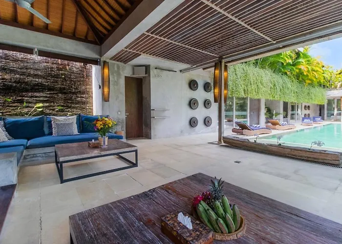 Lavish 5 Bed, Sleeps 10, Butler, Daily Breakfast * Canggu (Bali)