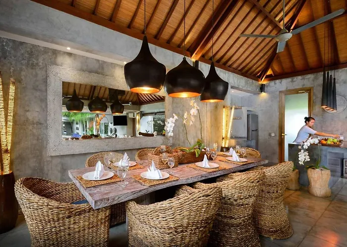 Villa Lavish 5 Bed, Sleeps 10, Butler, Daily Breakfast Canggu (Bali)