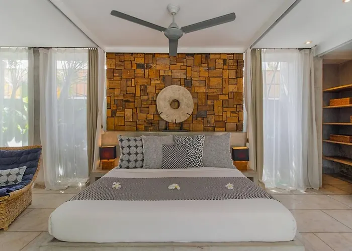 Lavish 5 Bed, Sleeps 10, Butler, Daily Breakfast *
