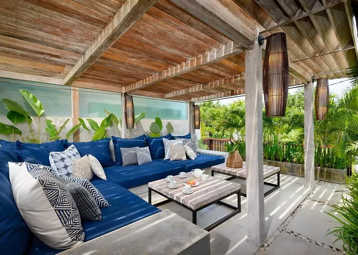 Villa Lavish 5 Bed, Sleeps 10, Butler, Daily Breakfast *