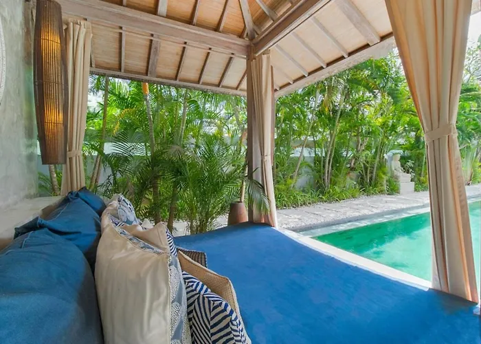 Lavish 5 Bed, Sleeps 10, Butler, Daily Breakfast Canggu (Bali)