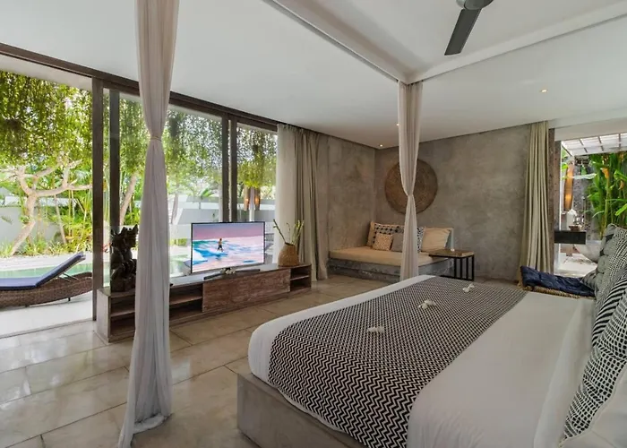 Lavish 5 Bed, Sleeps 10, Butler, Daily Breakfast Canggu (Bali)