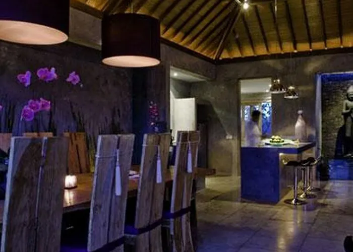 Lavish 5 Bed, Sleeps 10, Butler, Daily Breakfast